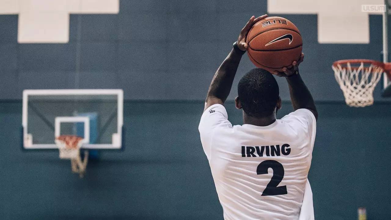 成功将球投 成功将球投