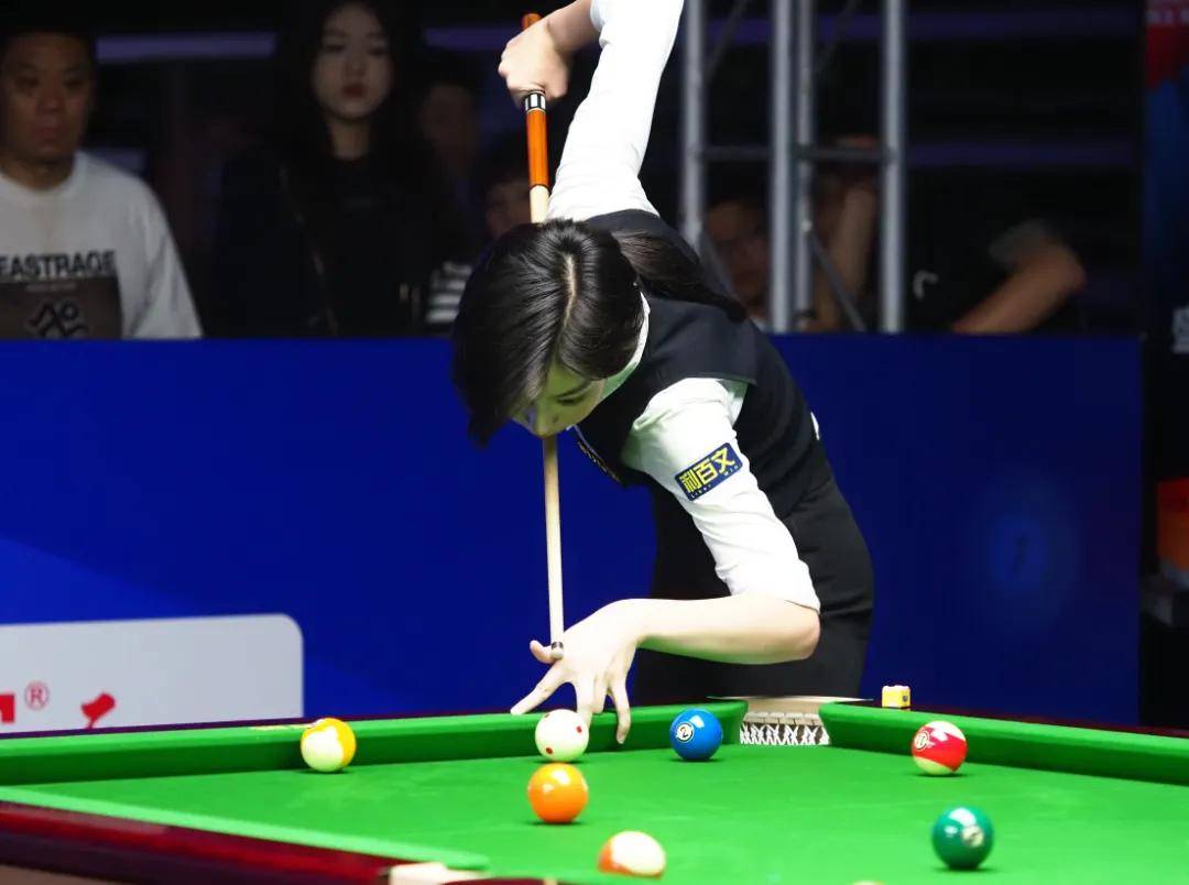 点球在足球 点球在足球